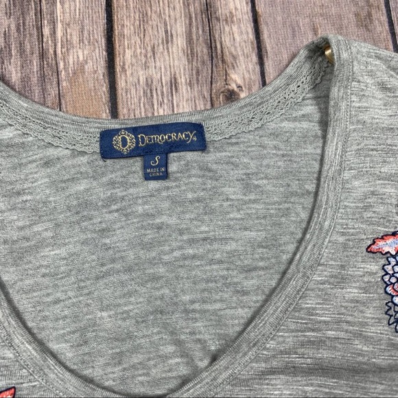 Democracy Floral embroidered Rayon tee - Picture 3 of 5